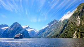 Neuseeland Milford Sound Kreuzfahrtschiff iStock Eduardo_Zapata.jpg
